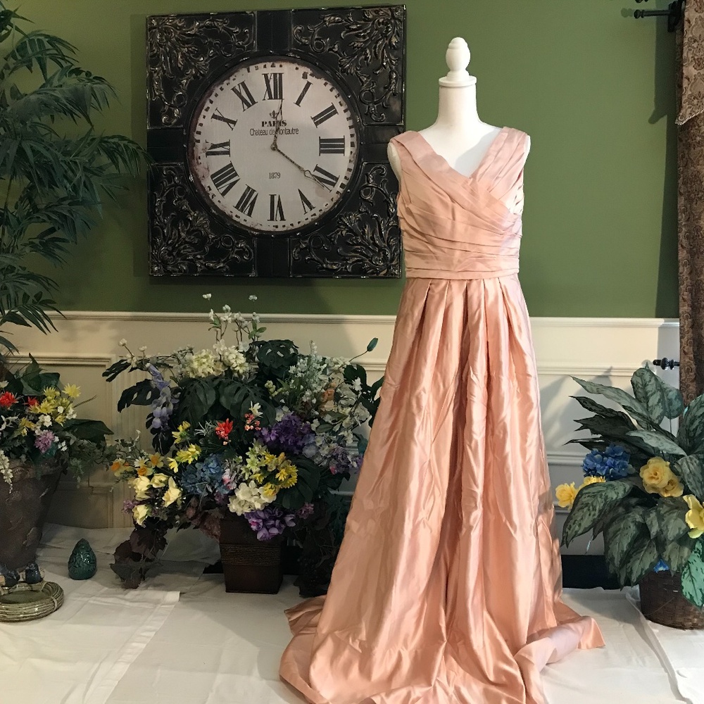 Formal evening Prom dress gown